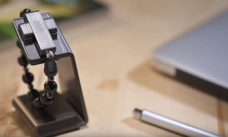 Ήρθε το ηλεκτρονικό κομποσχοίνι: Συνδέεται με το κινητό και μετράει τις προσευχές σου