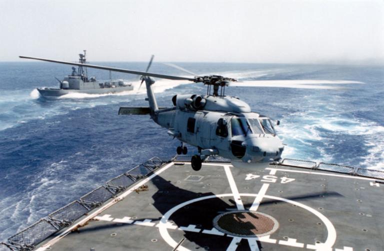 Νυχτερινή αερομεταφορά ασθενούς με ελικόπτερο του Πολεμικού Ναυτικού [video]