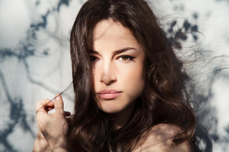 Έτσι πρέπει να φορέσετε το eyeliner αν έχετε μάτια με κατεβασμένο «καπάκι»