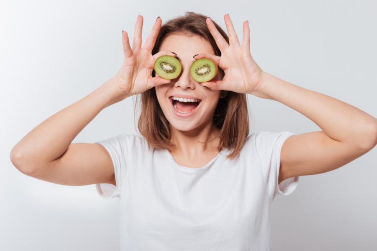 Ακτινίδιο: 7 λόγοι να το εντάξετε στη διατροφή σας