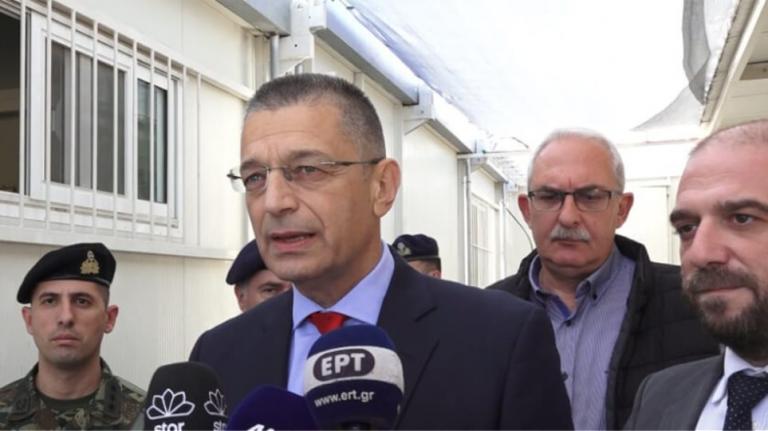 Στη Μόρια ο Στεφανής: Δεν αλλάζει τίποτα στην εμπλοκή των Ενόπλων Δυνάμεων στο προσφυγικό