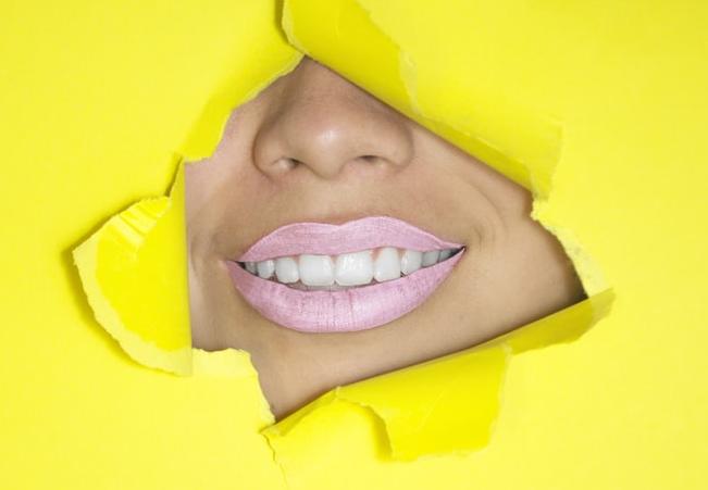 Kακοσμία στόματος, ένα πραγματικό πρόβλημα – Πώς αντιμετωπίζεται