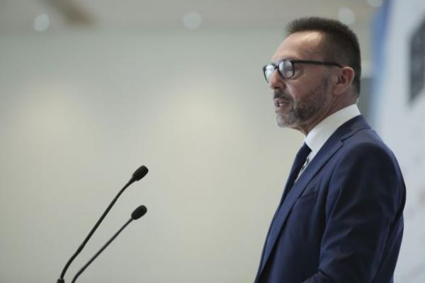 Στουρνάρας : Δεν αρκεί το σχέδιο «Ηρακλής» για τη μείωση των κόκκινων δανείων