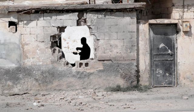 Σφυροκόπημα στη Συρία : Δεκάδες οι νεκροί, 70.000 οι εκτοπισμένοι