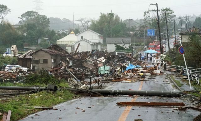 Τυφώνας Χατζίμπις : Στους 11 οι νεκροί του φονικού τυφώνα - Σοκαριστικές εικόνες