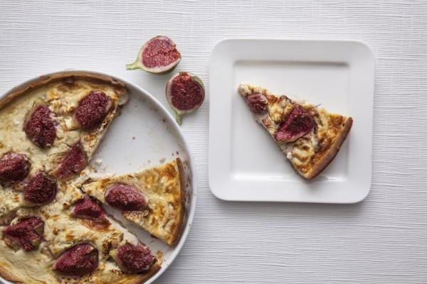 Τάρτα με κοτόπουλο και φρέσκα σύκα