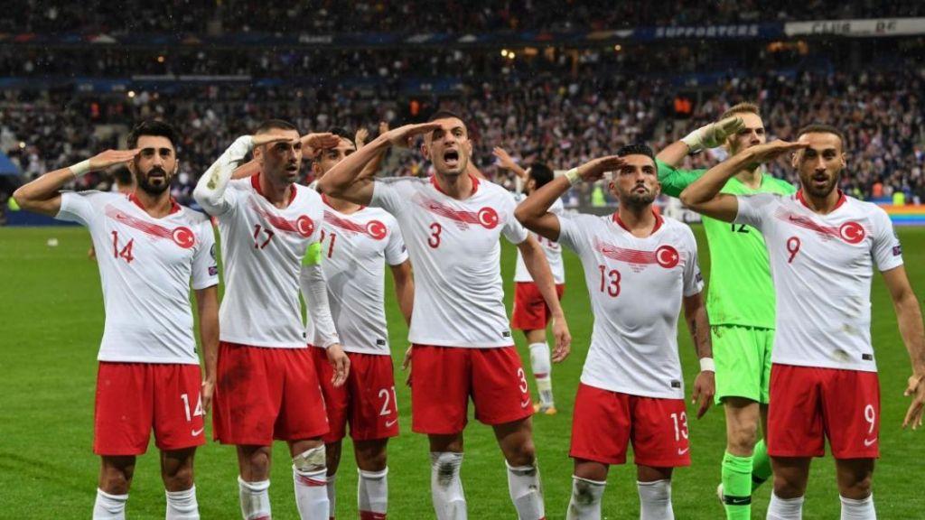 Πειθαρχική έρευνα της UEFA για τους χαιρετισμούς των Τούρκων