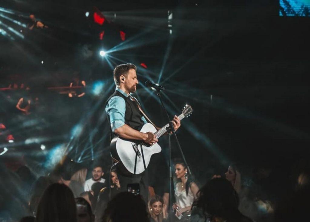 Νίκος Βέρτης: Εμφανίστηκε στο Dolby Theatre και έκανε χαμό!