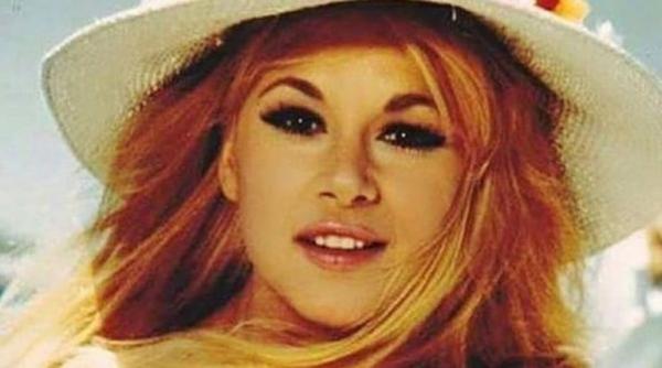 Αλίκη Βουγιουκλάκη : Δείτε πώς ήταν πριν από τις πλαστικές