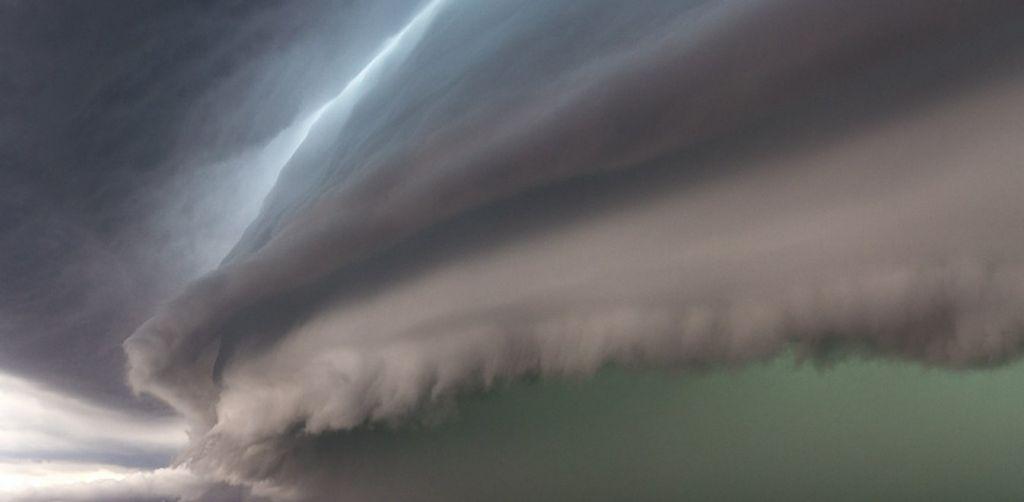 Wall cloud: Το καιρικό φαινόμενο που παρατηρήθηκε στην Αττική