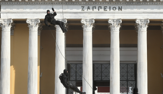 Εντυπωσιακές επιδείξεις της ΕΚΑΜ στο Ζάππειο για τη γιορτή της Αστυνομίας