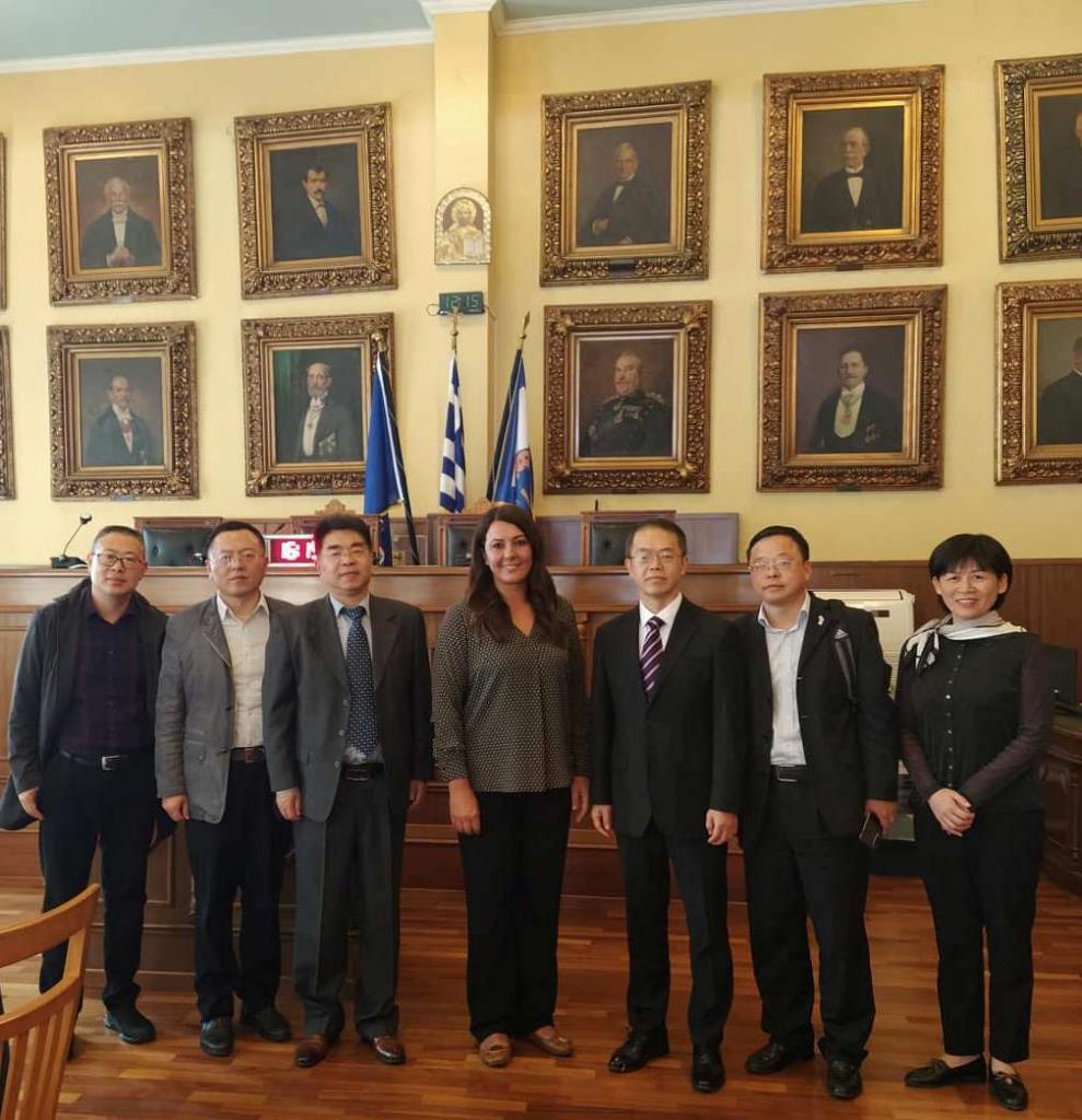 Αντιπροσωπεία από το Ανχουέι της Κίνας στο δημαρχείο Πειραιά