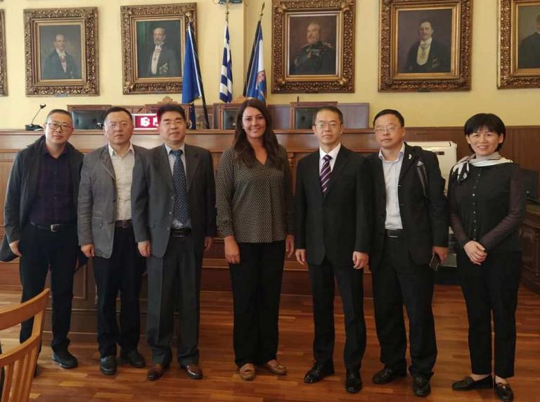 Αντιπροσωπεία από το Ανχουέι της Κίνας στο δημαρχείο Πειραιά