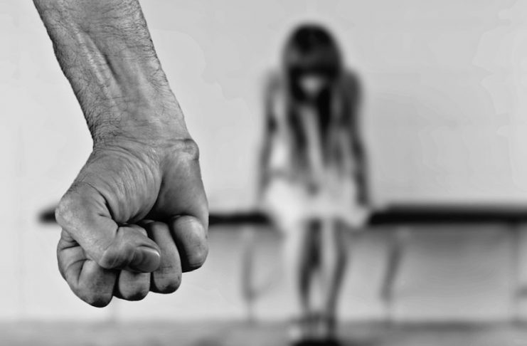Αποκλειστικό: Η Βουλγάρα σύντροφος του παπά έχει χάσει την επιμέλεια της 12χρονης
