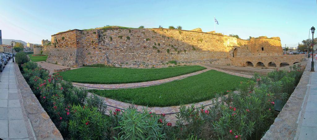 Κάστρο Χίου: Το Παλάτι Ιουστινιάνι και η Σκοτεινή Φυλακή