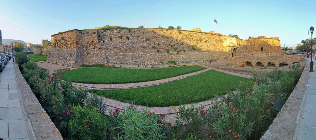 Κάστρο Χίου: Το Παλάτι Ιουστινιάνι και η Σκοτεινή Φυλακή