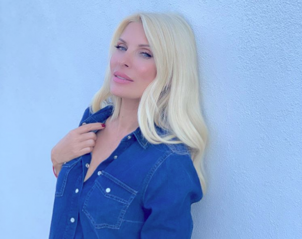 Ελένη Μενεγάκη : Βραδινή έξοδος στο Σούνιο