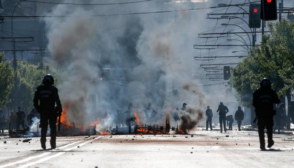 Χιλή : 18 νεκροί στις διαδηλώσεις – Ο ΟΗΕ στέλνει παρατηρητές