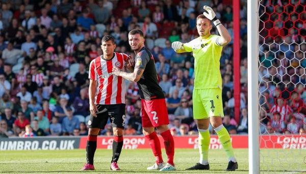 Ρήξη χιαστού ο Καρέλης