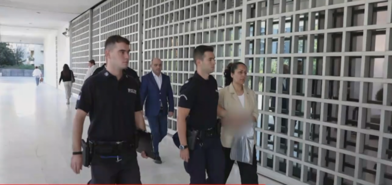 Στον Αρειο Πάγο η κακοποιημένη Ιρανή μητέρα – Ζητά να μην εκδοθεί στη χώρα της