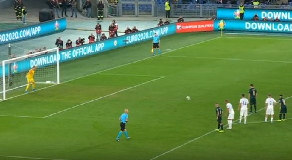 Ιταλία – Ελλάδα: Το πέναλτι του Ζορζίνιο για το 1-0 (vid)