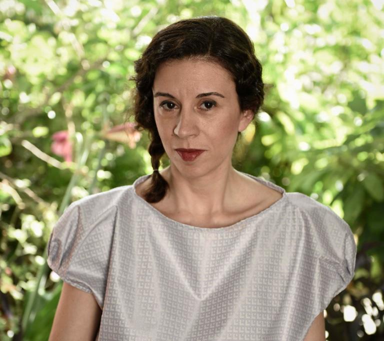 Η Σοφία Μαραθάκη μιλάει στο in.gr για την «Φαλακρή τραγουδίστρια» του Θεάτρου Τέχνης