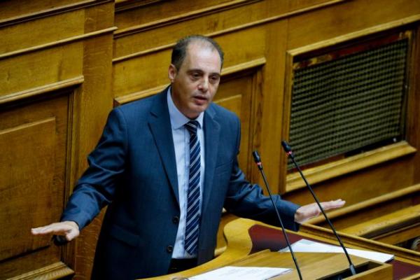 Βελόπουλος : Δεν πρέπει να ψηφιστεί ο αντικαπνιστικός νόμος