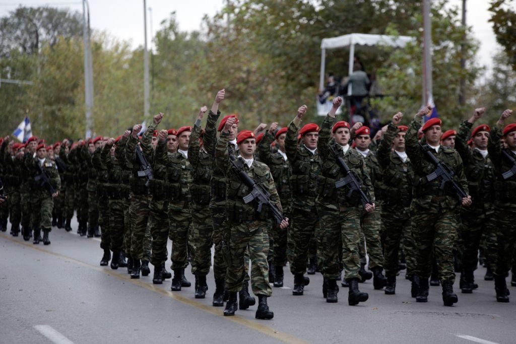 Σε εξέλιξη η στρατιωτική παρέλαση της Θεσσαλονίκης