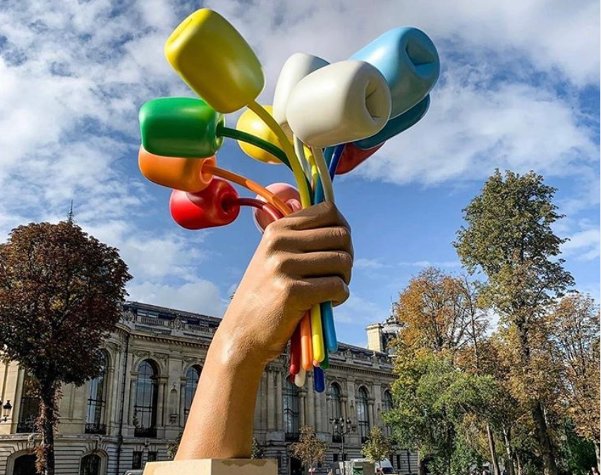 Ένα «μπουκέτο τουλίπες» του Τζεφ Κουνς διχάζει το Παρίσι