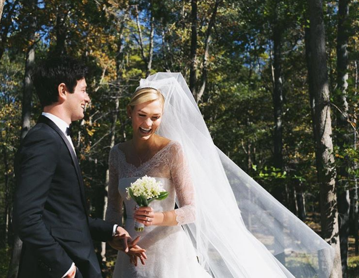 Κάρλι Κλος : Ο παραμυθένιος γάμος και το ονειρικό νυφικό