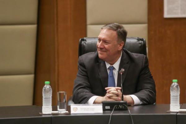 Μάικ Πομπέο : «Μάχη» και ειρωνείες στο twitter για τον αμερικανό ΥΠΕΞ