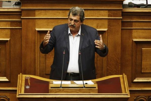 Με ναργιλέ απαντά ο Πολάκης στον Παπαδημητρίου