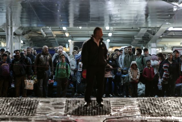 Προσφυγικό : Προσπάθειες για την αποσυμφόρηση των νησιών – 466 πρόσφυγες έφτασαν στον Πειραιά