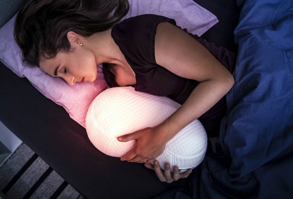 Sleep Robot: Το μαξιλάρι που υπόσχεται να διώξει τις αϋπνίες