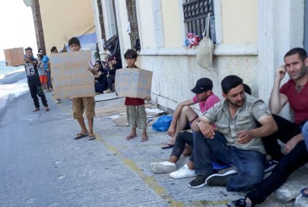Σύμη : Αποχώρηση προσφύγων από το νησί