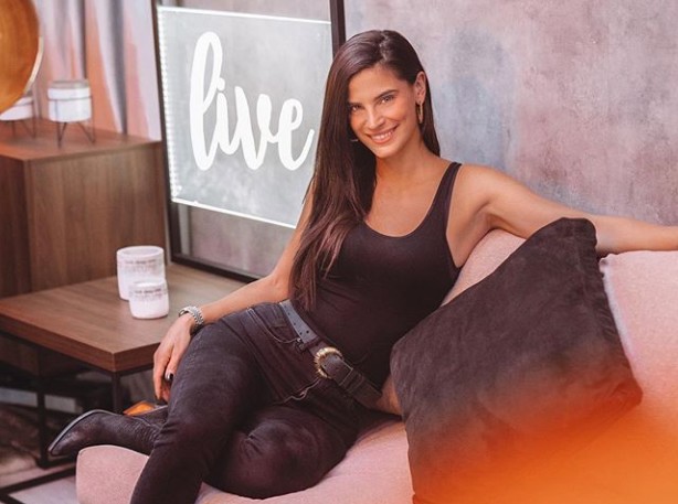 Χριστίνα Μπόμπα : Βραδιά σούσι με τις φίλες της