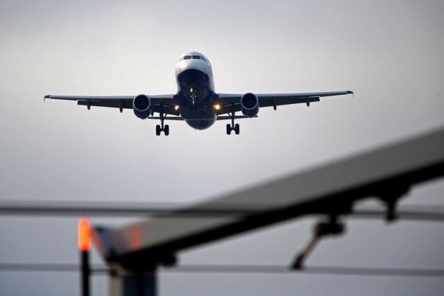 Τρόμος στον αέρα - Πιλότος έπαθε έμφραγμα κατά τη διάρκεια πτήσης