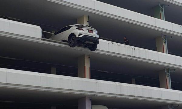 Αυτή είναι η χειρότερη προσπάθεια πάρκινγκ όλων των εποχών