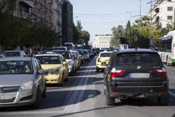 Κυκλοφοριακό χάος στους δρόμους της Αθήνας