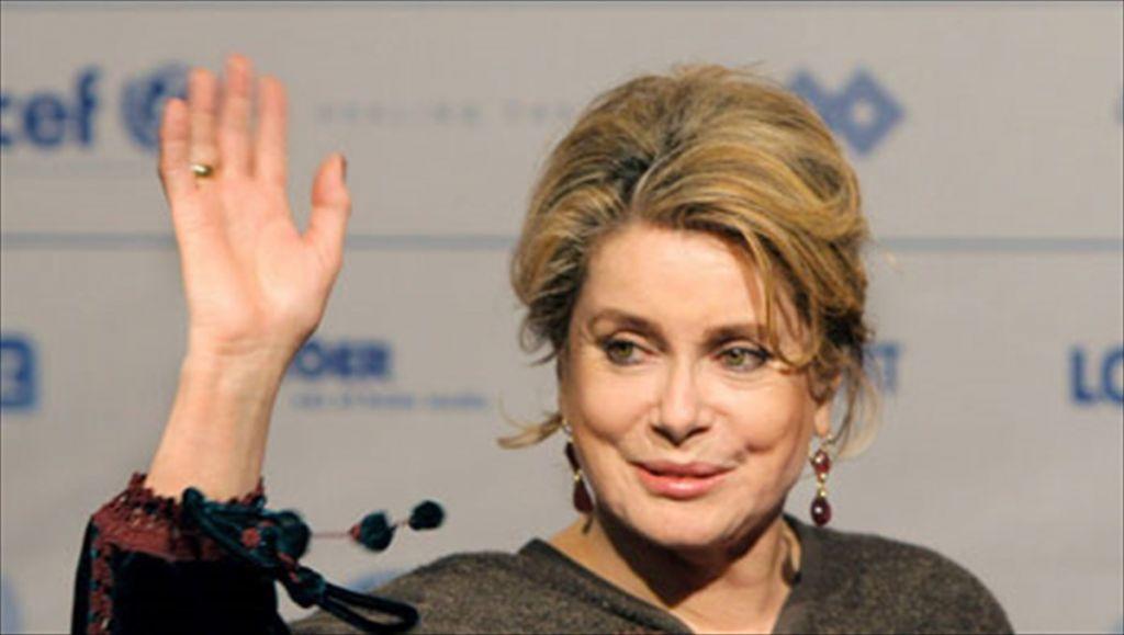 Κατρίν Ντενέβ : Διακομίστηκε εσπευσμένα στο νοσοκομείο