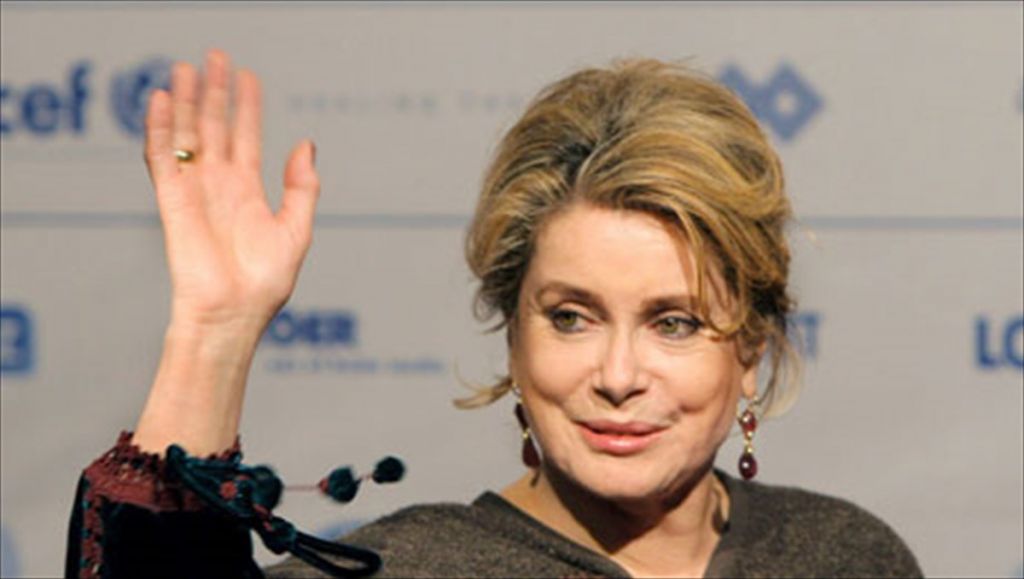 Κατρίν Ντενέβ : Διακομίστηκε εσπευσμένα στο νοσοκομείο