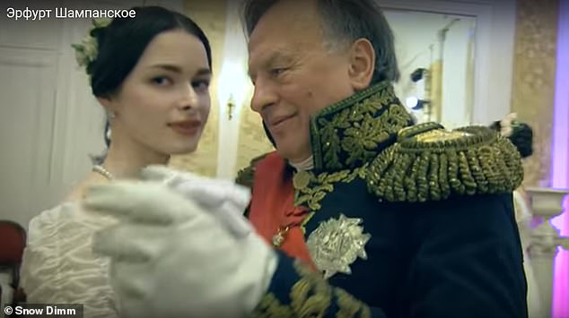 Ο ρώσος ιστορικός χορεύει με την ερωμένη του ένα χρόνο πριν τη δολοφονήσει