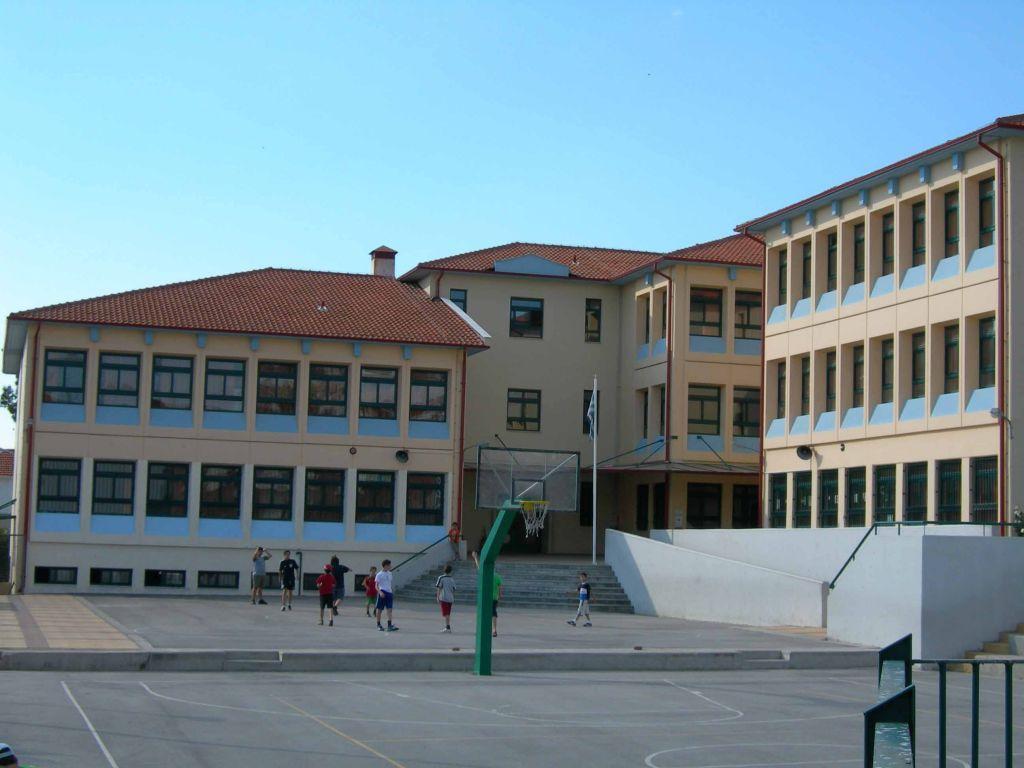 Κρήτη : Στον εισαγγελέα ο μαθητής που έβγαλε όπλο στην αυλή του σχολείου του