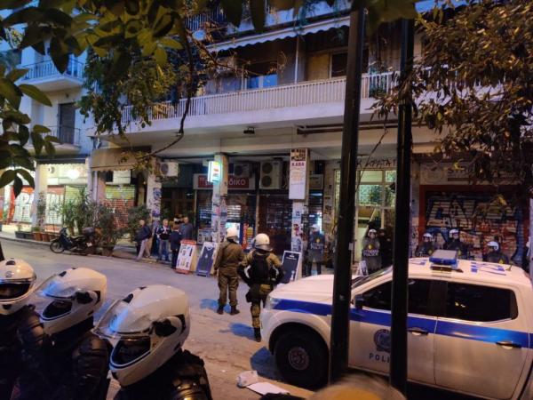 Προσαγωγές ατόμων στα Εξάρχεια μετά από επιχείρηση της ΕΛ.ΑΣ