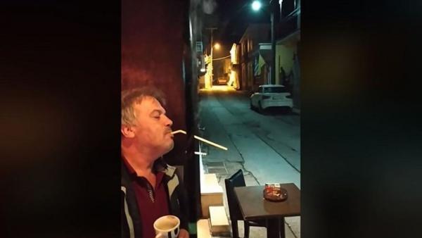 Σέρρες : Ο viral καπνιστής εξηγεί το κόλπο για να γλιτώνει τα πρόστιμα