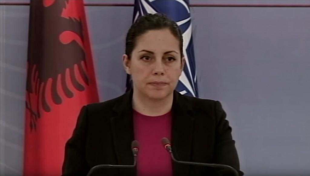 Σεισμός στην Αλβανία : Η υπουργός ανακοινώνει τα ονόματα των νεκρών και ξεσπά σε κλάματα