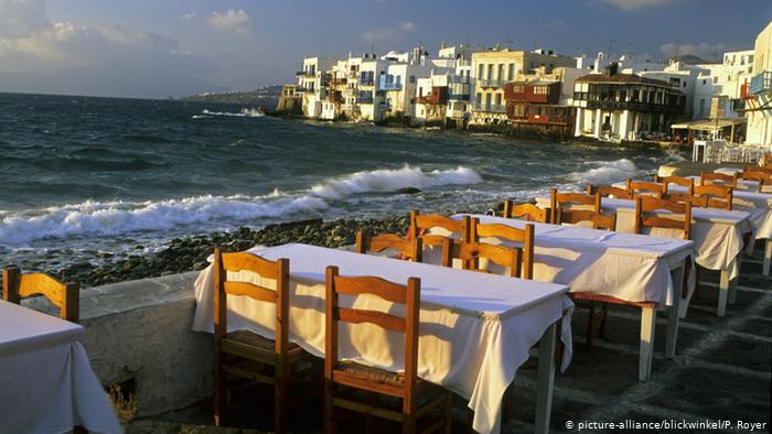 Πάμε Μύκονο, όχι Μαγιόρκα…