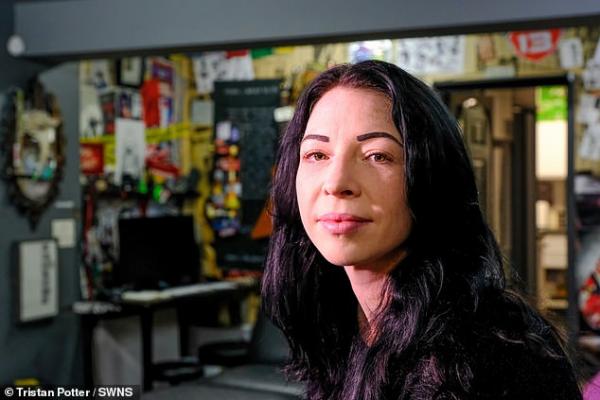 Facebook : Απαγόρευσε φωτογραφίες με τατουάζ αποκατάστασης θηλής