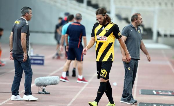 ΑΕΚ: Θλάση υπέστη ο Τσιγκρίνσκι, χάνει Άρη