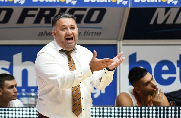 «Τρελάθηκε» ο Γιατράς στο τάιμ-άουτ (vid)